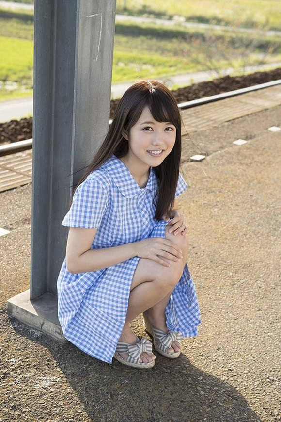 こんな可愛い子がケツの穴全開にするとか信じられん、俺もう頭がおかしくなりそうだ